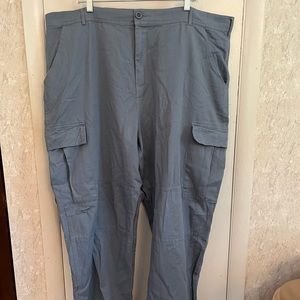 Cute light cargo pant with ample pockets.